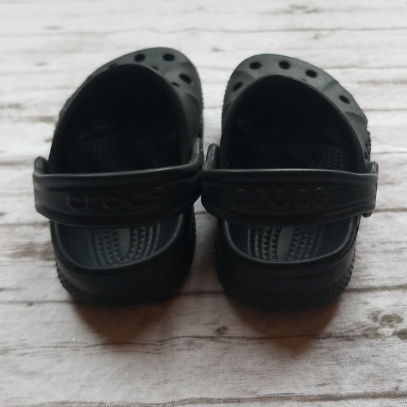 Toddler Crocs - Picture 2 of 6